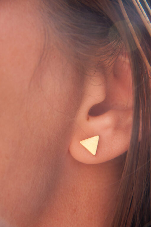 Puces d'oreilles triangles dorés 2