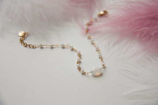 Bracelet perlé blanc perle centrale 4