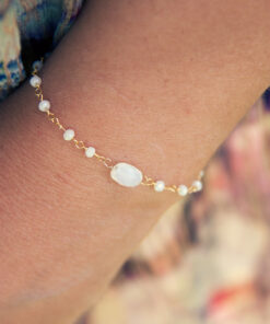 Bracelet perlé blanc perle centrale 8