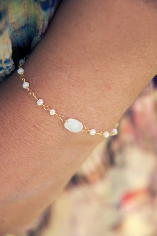 Bracelet perlé blanc perle centrale 3