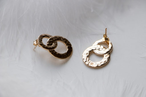 Two hammered circles earrings in gold plated 3