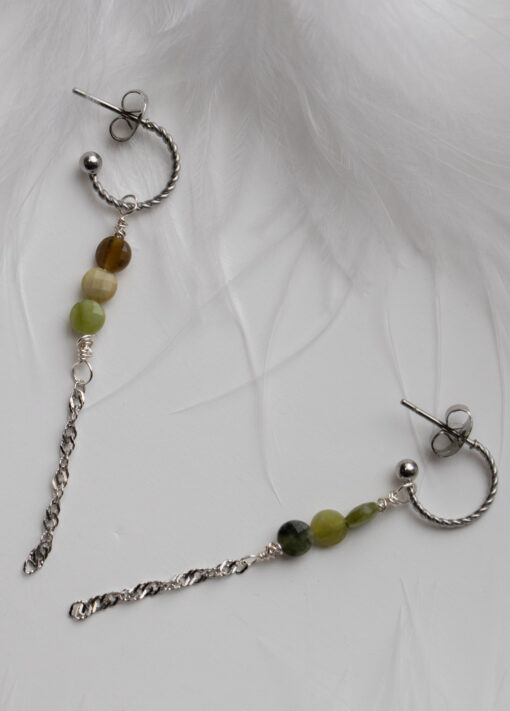 Boucles d'oreilles pendantes Ysée olive et argentées 1