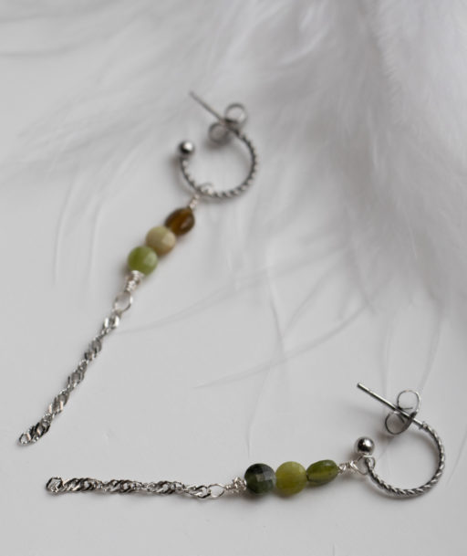 Boucles d'oreilles pendantes Ysée olive et argentées 2