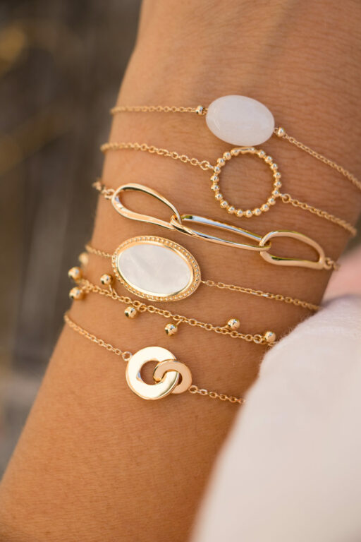 Bracelet avec pendentif ovale nacré en plaqué or 8