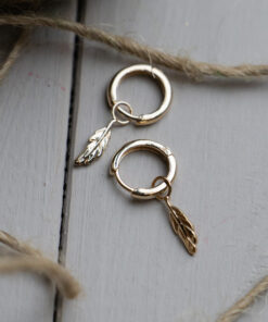 Gold-plated feather mini hoop earrings 3