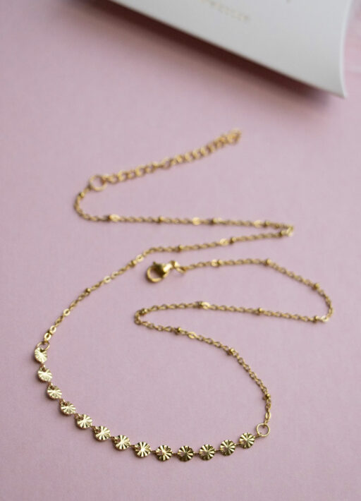 Gold Lina necklace 2