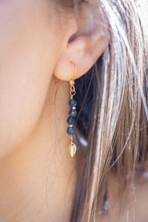 Boucles d'oreilles imparfaites bleues et dorées 1