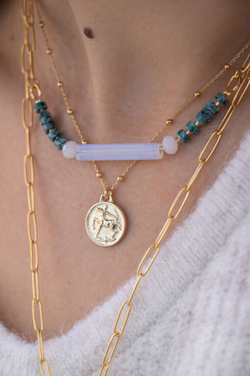 Short translucent Arya necklace 2