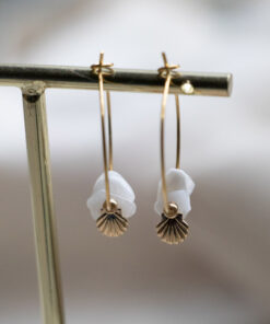 Hoop earrings with small golden shells 6