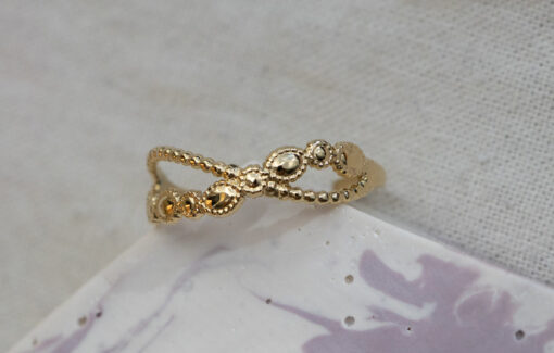 Thin twisted ring - Golden 1