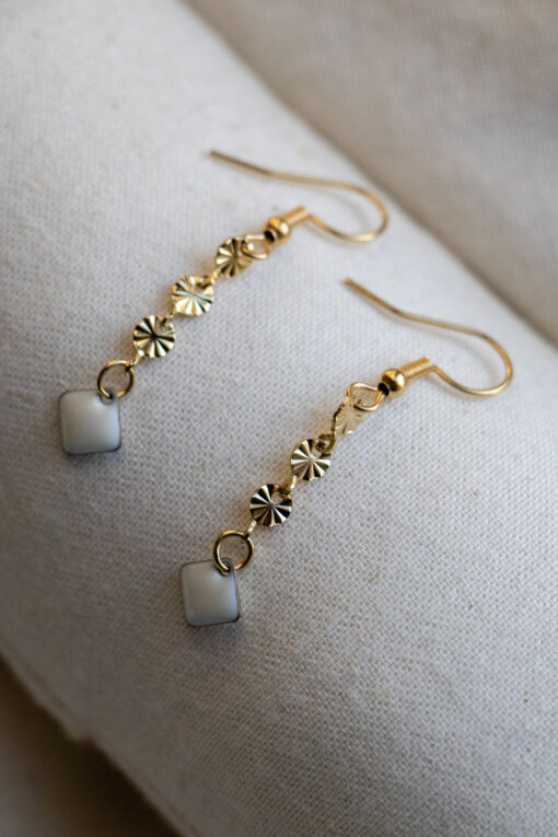 Golden Clémence earrings. 1