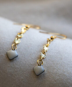 Golden Clémence earrings. 5