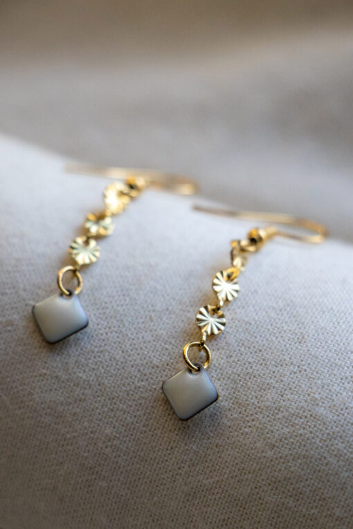 Golden Clémence earrings. 2